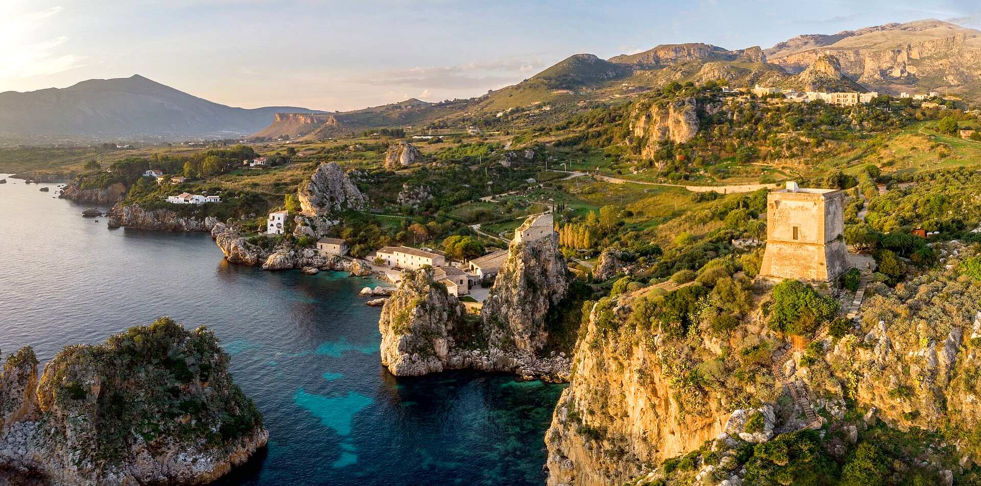 Sea, earth, rocks, culture, that's Sicily!
